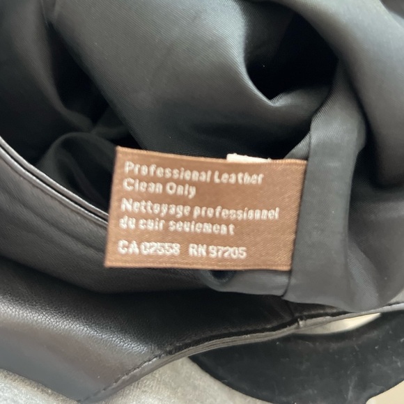 Danier Italian Leather Button Up Vest Black Size Large - Picture 5 of 6